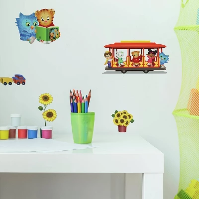 Daniel Tiger Peel And Stick Wall Decals - RoomMates 2 Daniel Tiger Peel And Stick Wall Decals - RoomMates - Image 2