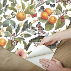 Roommates Citrus Peel & Stick Wallpaper In White -Roommates RMK12345PL peel