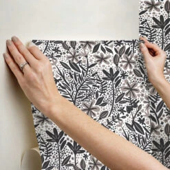 Roommates Cat Coquillette Porcelain Garden Peel & Stick Wallpaper In Multicolor 7 Roommates Cat Coquillette Porcelain Garden Peel & Stick Wallpaper In Multicolor -Roommates RMK12383PLW Hang