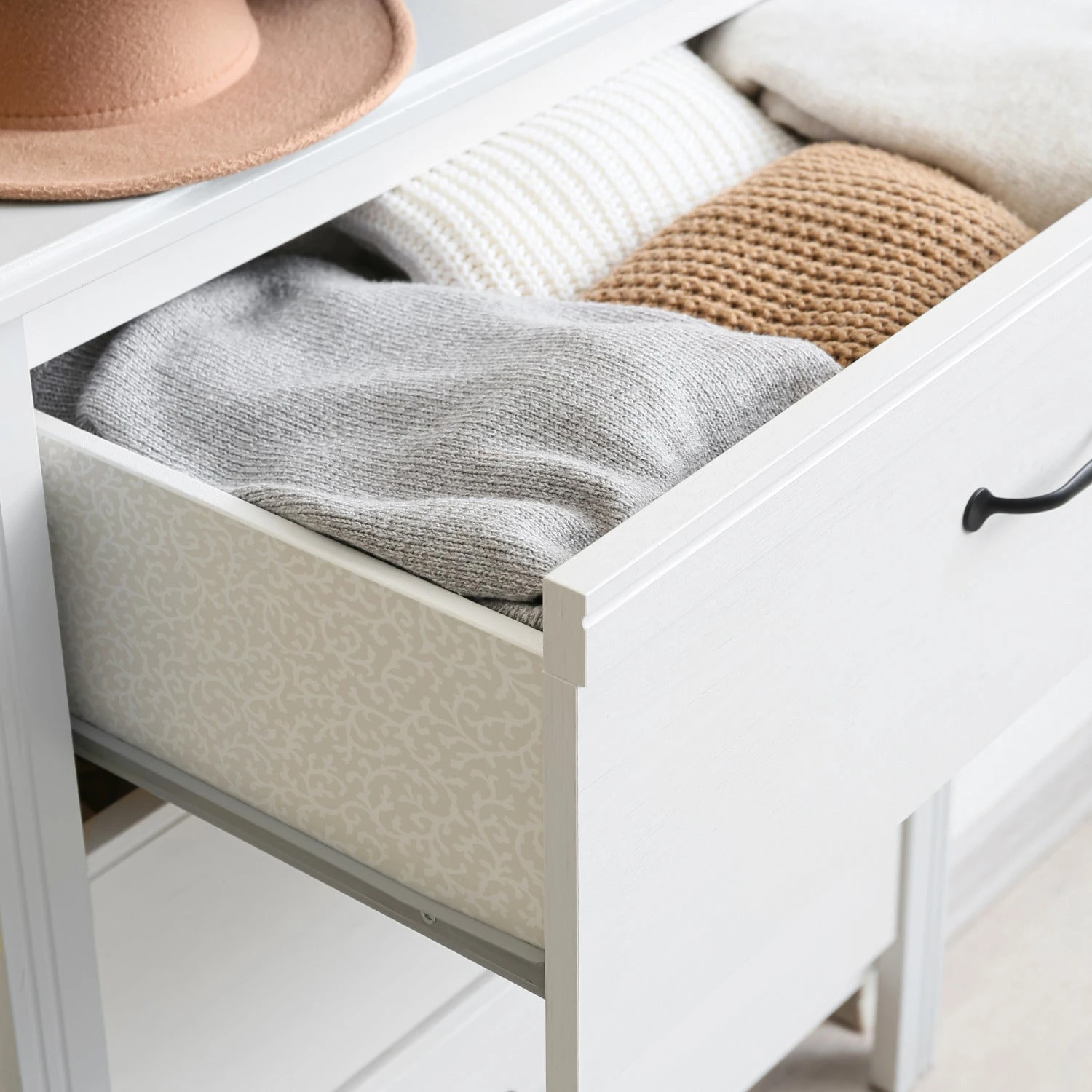 Roommates Waverly Savoy Peel & Stick Wallpaper In Beige 7 Roommates Waverly Savoy Peel & Stick Wallpaper In Beige - Image 7